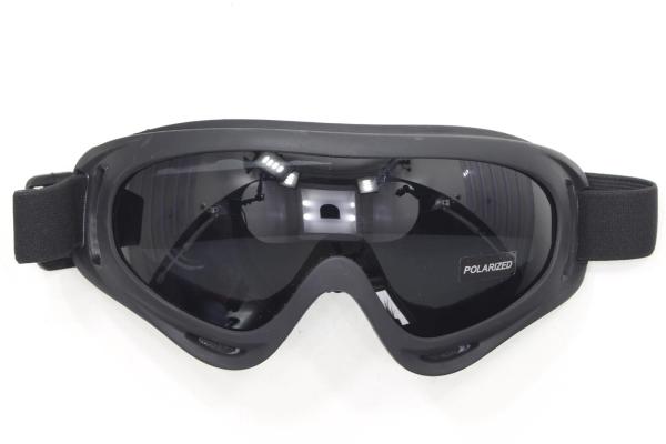 WB E-04 Cross szemüveg (Sötét plexivel)