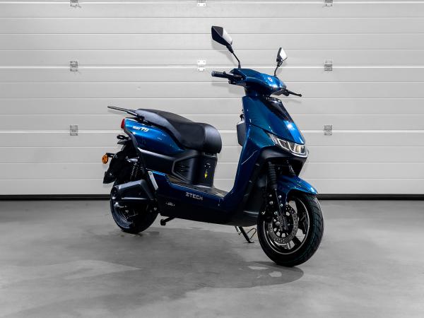Z-TECH ZT-38 T9 Elektromos Robogó (2600W, 72V, 23Ah, Grafén)