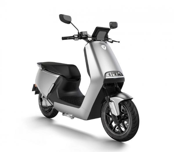 Z-TECH ZT-21 G5 ECO Elektromos Robogó (2400W, 72V, 23Ah, Grafén)