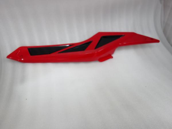 Jobb oldali burkolat Barton B-Max 125 (Piros)